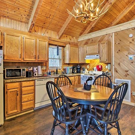 Sevierville Cabin With Private Hot Tub And Fireplace! Kültér fotó