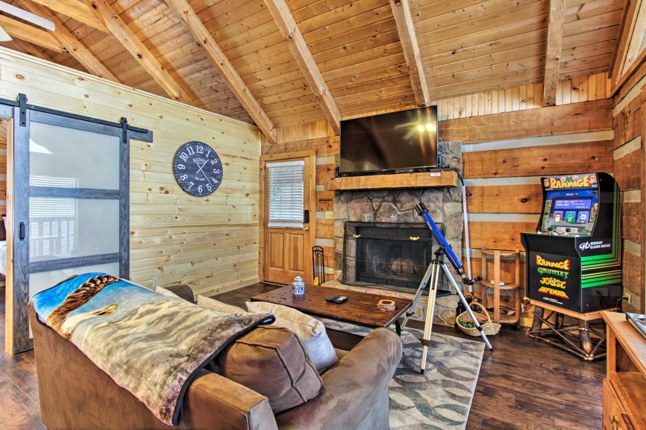 Sevierville Cabin With Private Hot Tub And Fireplace! Kültér fotó