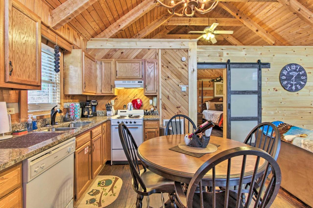 Sevierville Cabin With Private Hot Tub And Fireplace! Kültér fotó
