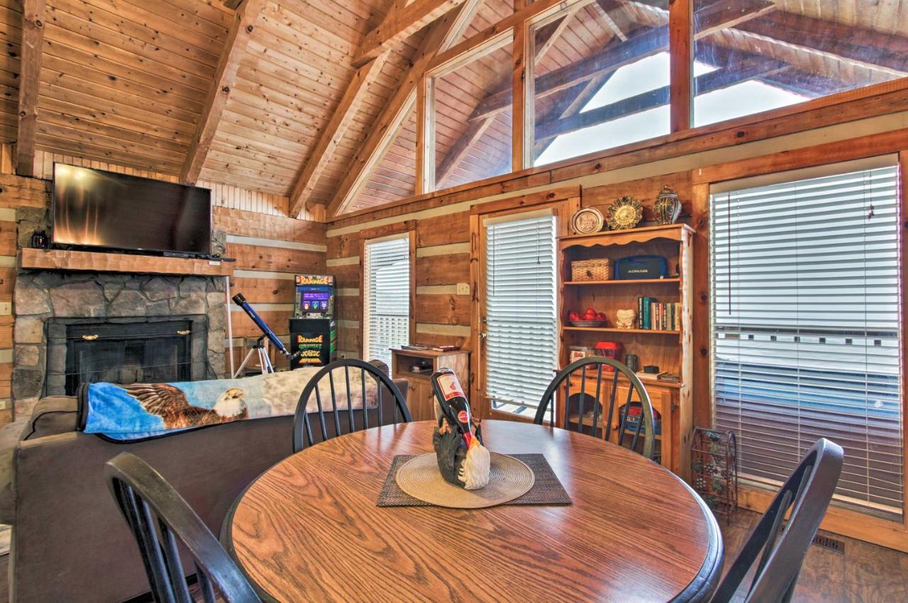 Sevierville Cabin With Private Hot Tub And Fireplace! Kültér fotó