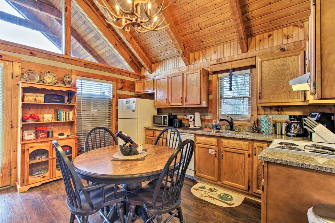 Sevierville Cabin With Private Hot Tub And Fireplace! Kültér fotó