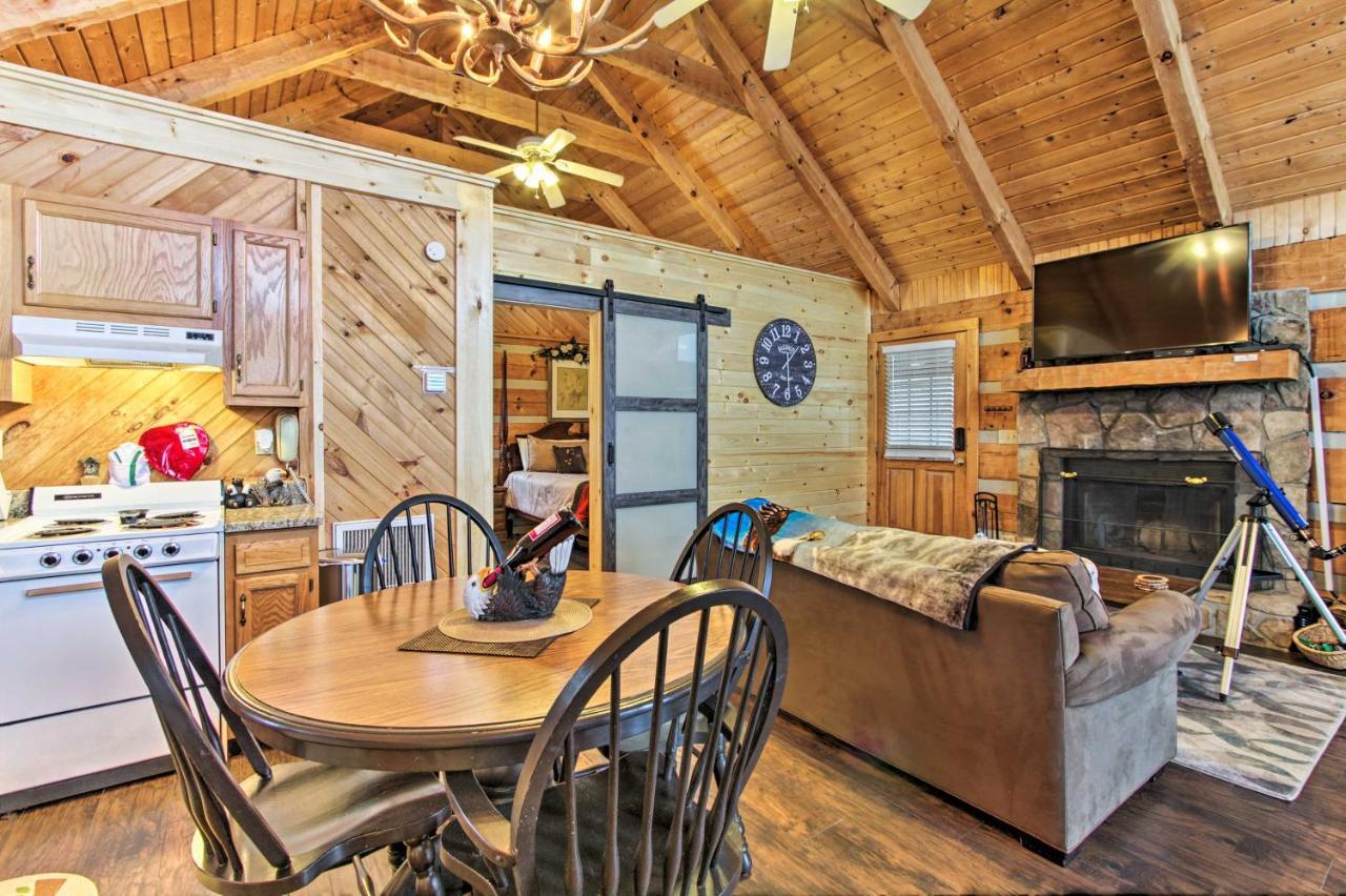 Sevierville Cabin With Private Hot Tub And Fireplace! Kültér fotó