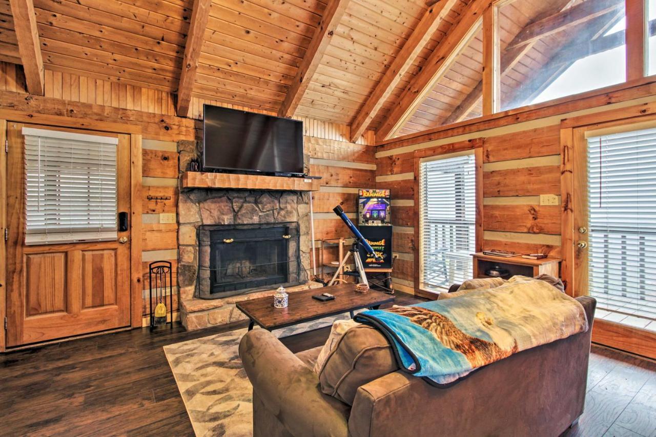 Sevierville Cabin With Private Hot Tub And Fireplace! Kültér fotó